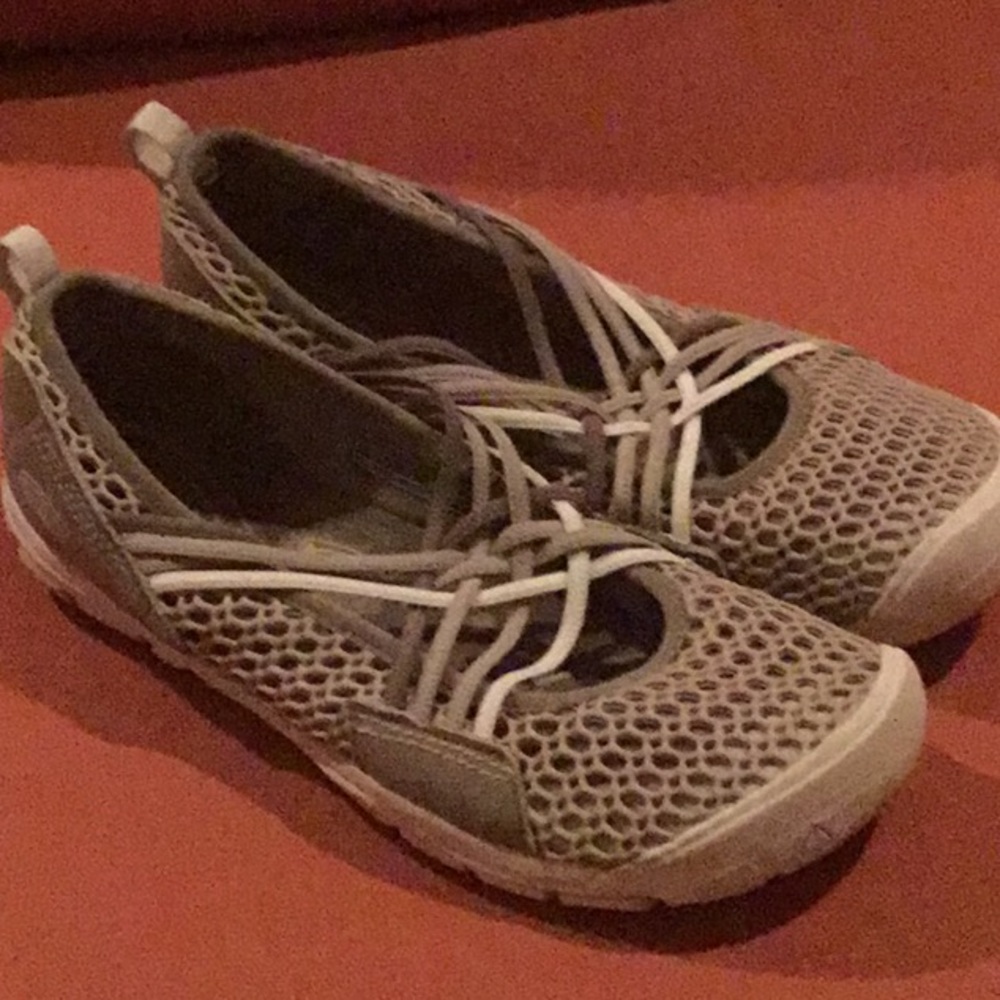 Keen off white mesh sandals